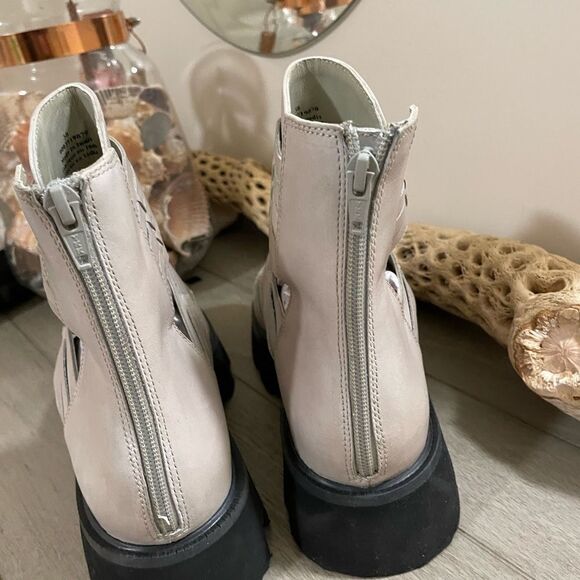 New Free  People Hydra Huarache
Lugged Edgy Moto Zip Boots size 8 NWOB - Picture 6 of 9